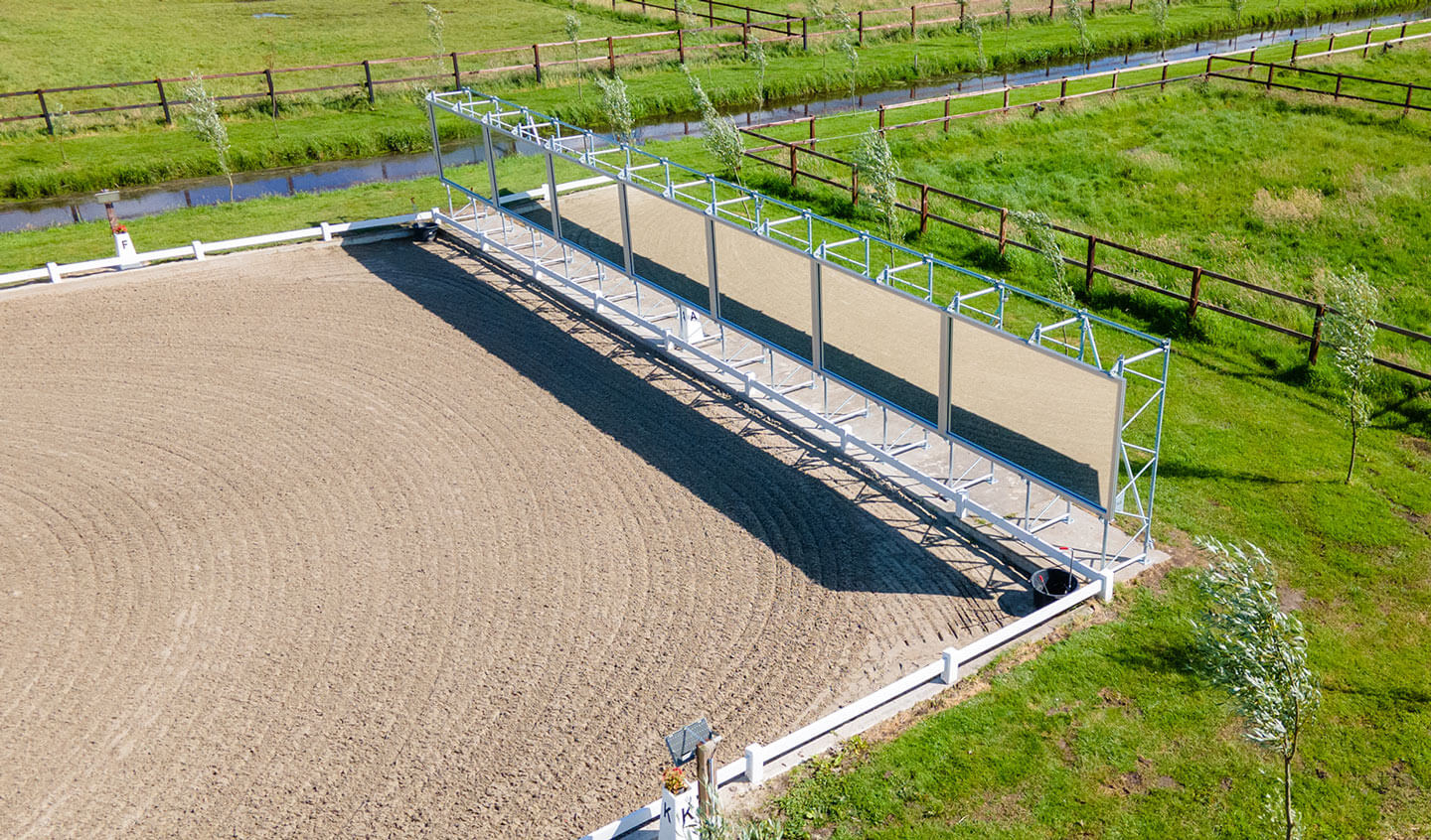 manege-spiegel-fuer-aussenwand-kurze-seite